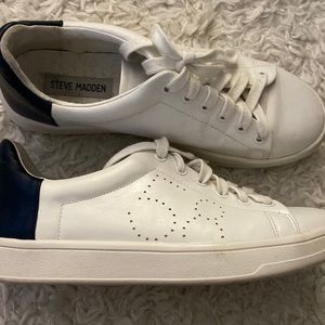 Steve madden sneakers size 7